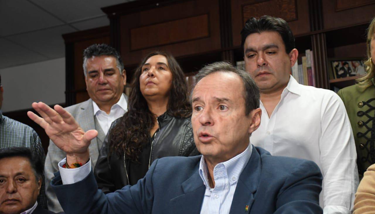 Tuto dice que los bloqueos son “crímenes de lesa humanidad” y que el estado de excepción es una opción