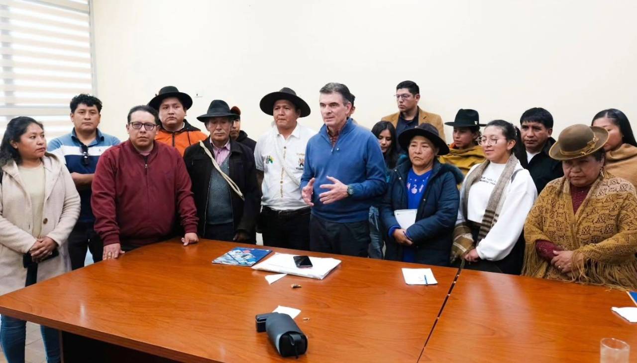 Paz dice que está reunido con “compañeros de Túpac y Bartolinas de Caranavi” cuando se cumplen 46 días de bloqueo