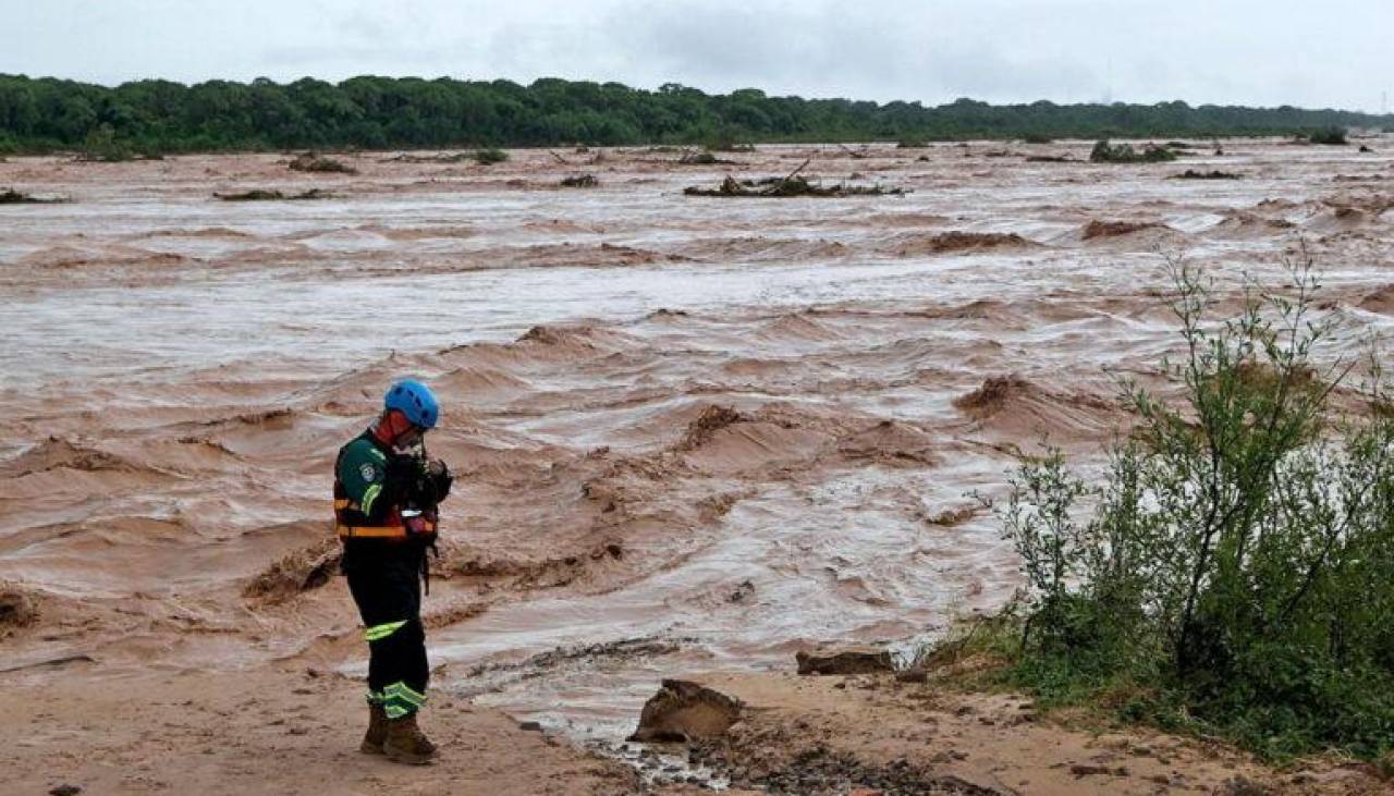 Ante alerta de crecidas, el Searpi pide a la población evitar acercarse a los ríos