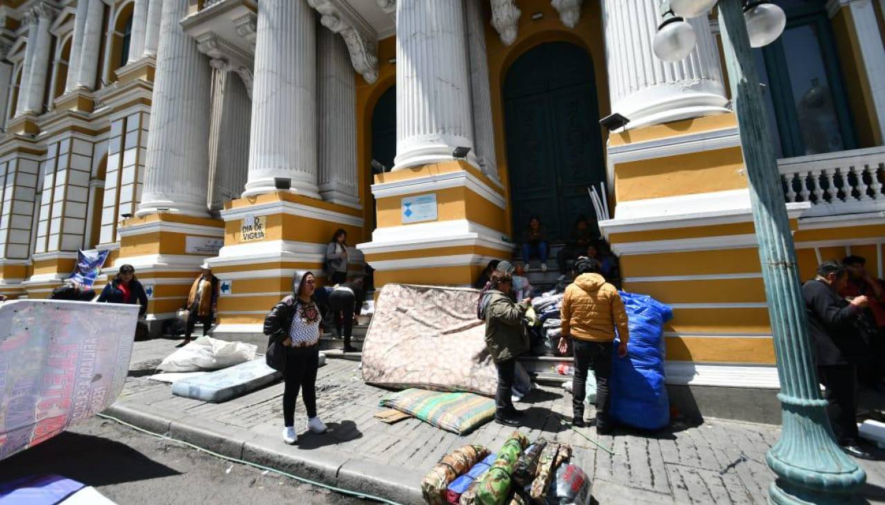 COB levanta vigilia en el ingreso a la Asamblea Legislativa tras aprobarse dos normas en Diputados 