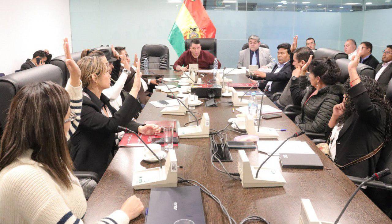 Comisión de Diputados aprueba proyecto de ley de alivio tributario y lo remite al pleno