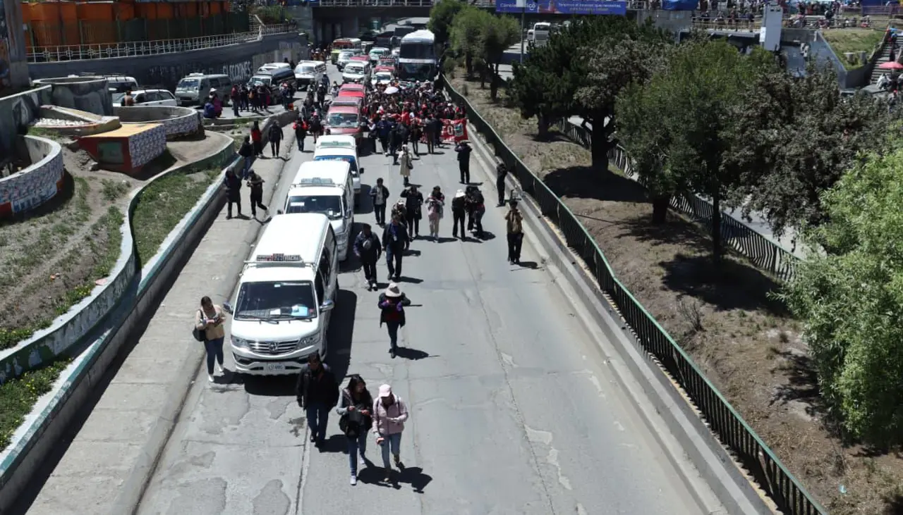 La Paz: Dirigente de transporte anuncia paro de 24 horas para este viernes en la ciudad y en vías interprovinciales