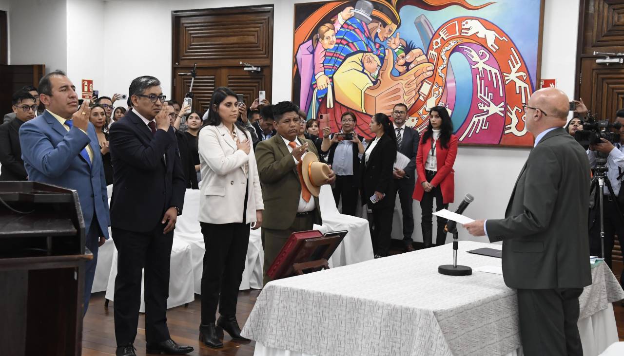 Exsenadora Andrea Barrientos y el exministro Wilson Santamaría son nombrados viceministros