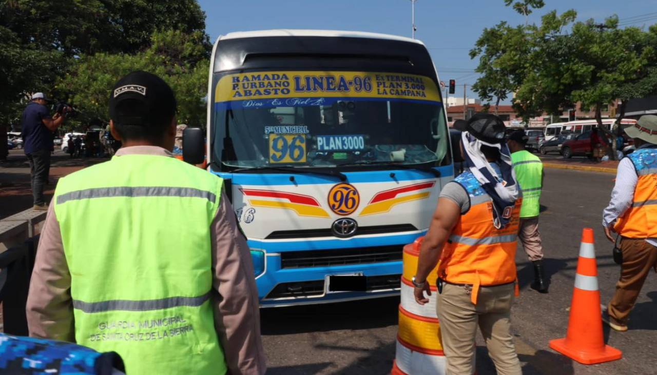 Jhonny Fernández plantea incremento del pasaje para mayores en Santa Cruz, según concejal