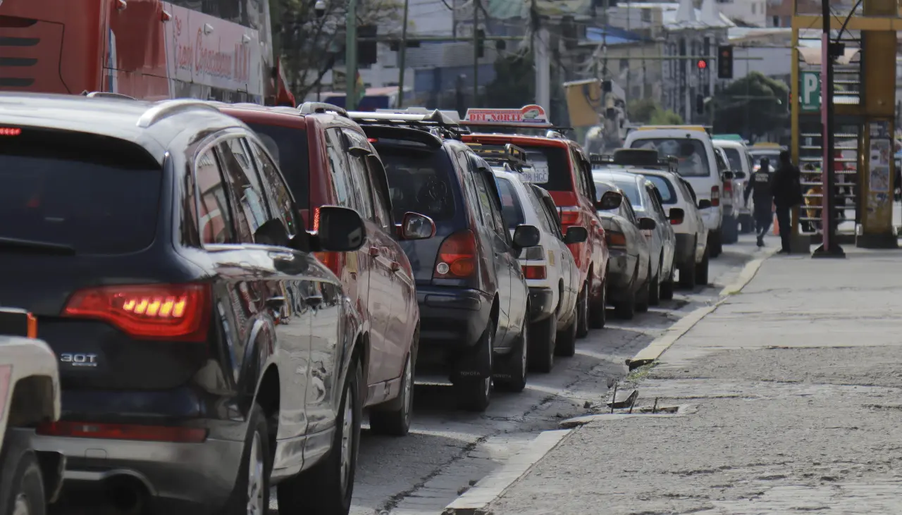 Asesor de Paz anuncia acuerdo para importar combustible de tres países y ayuda de EEUU