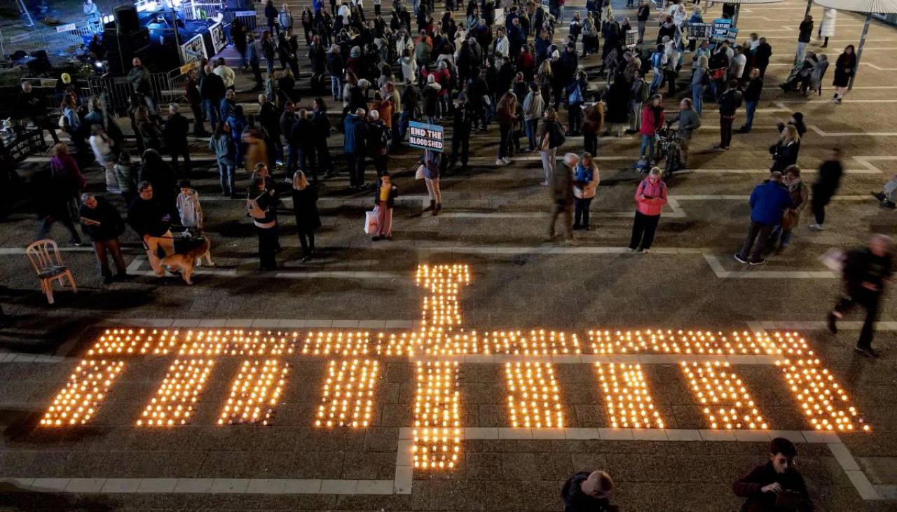 Al menos 25 muertos en ataques israelíes la noche de Año Nuevo en Gaza, según la Defensa Civil