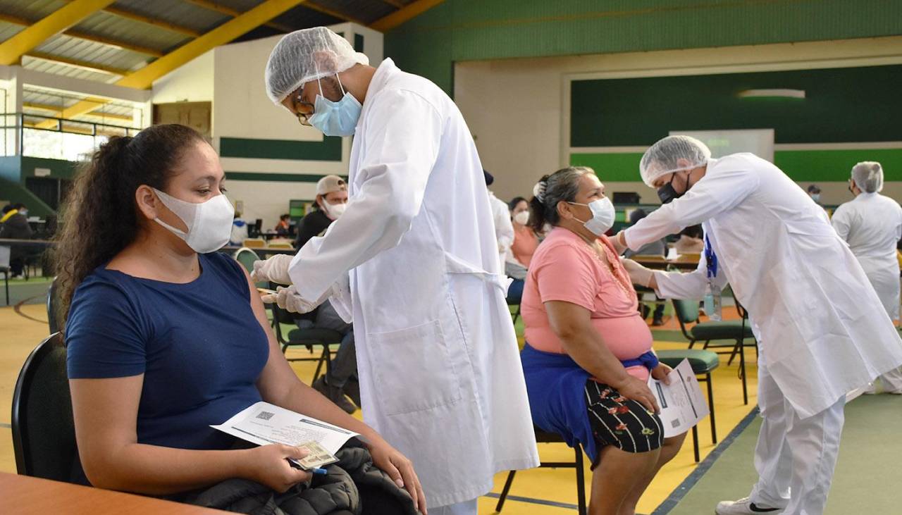 Santa Cruz: Conozca cuáles son los centros salud que cuentan con la vacuna contra el Covid 