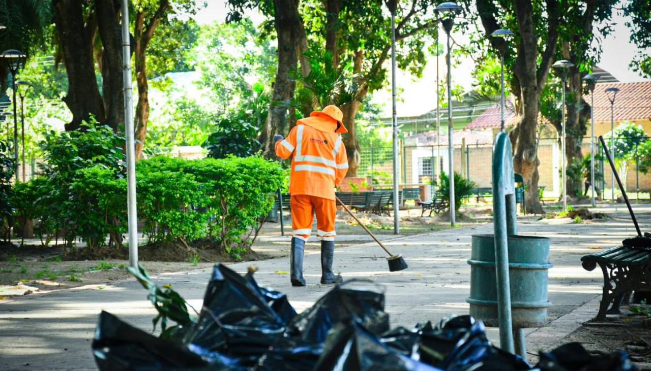 Concejal denuncia que cobro por aseo urbano en Santa Cruz es destinado al pago de salarios de funcionarios de Emacruz 