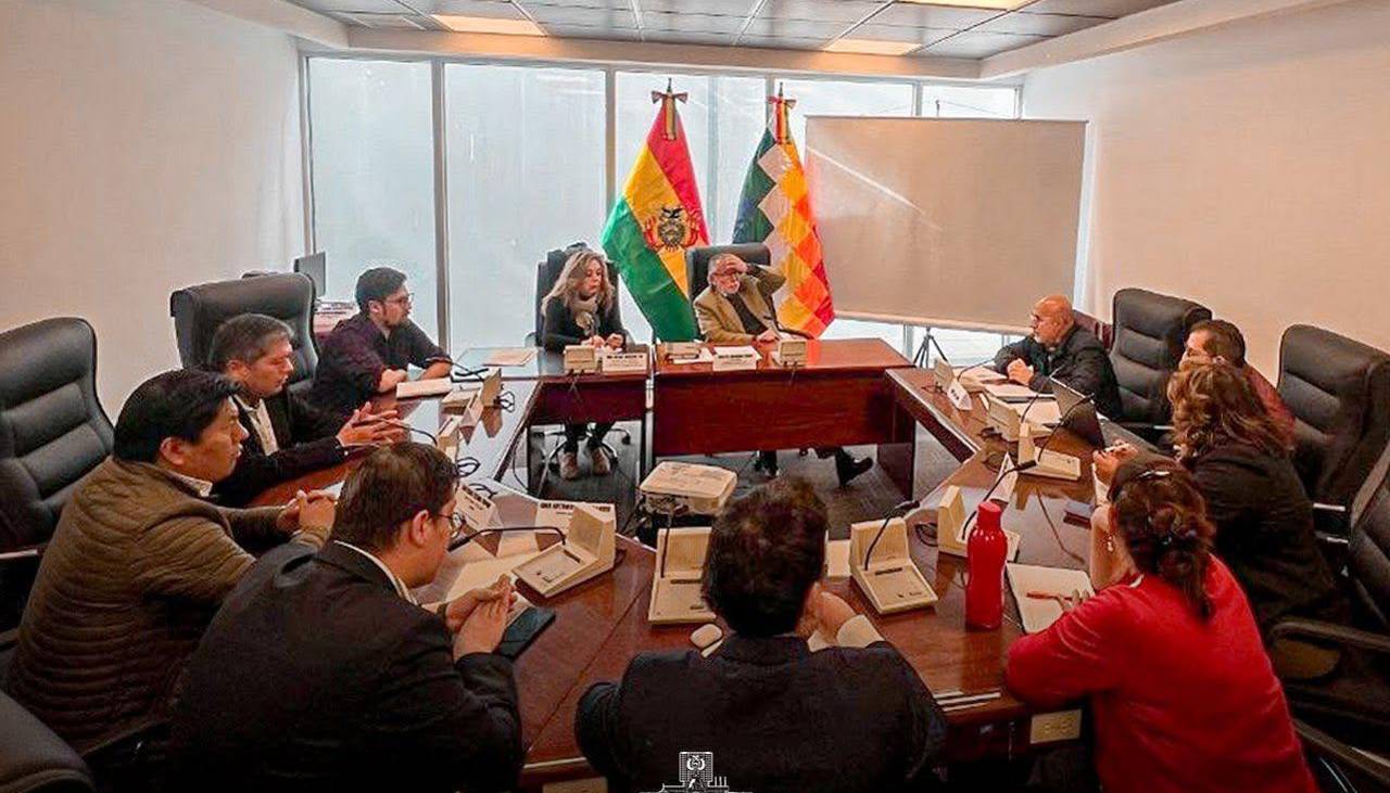 Comisión de Constitución entra en cuarto intermedio y posterga el tratamiento de las acefalías en el TCP y el TSJ