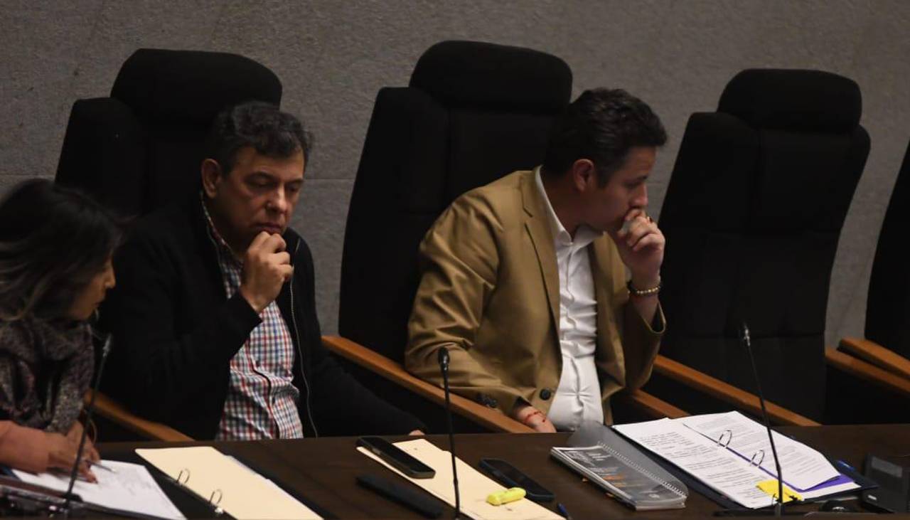 “Se ha sentido mal”: Lara es trasladado a un establecimiento de salud mientras se desarrolla sesión por Estado de excepción