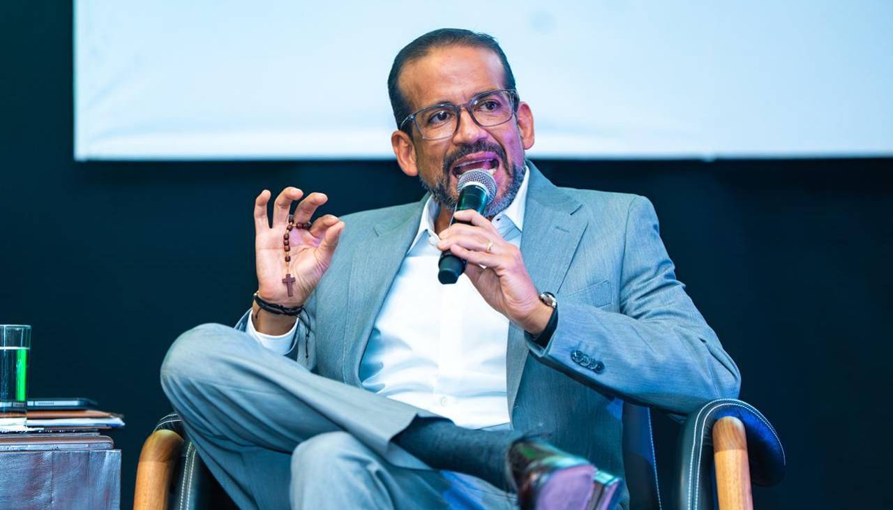 Camacho: “Mientras Barrientos siga de viceministra, Santa Cruz no participará del Consejo de Autonomías” 