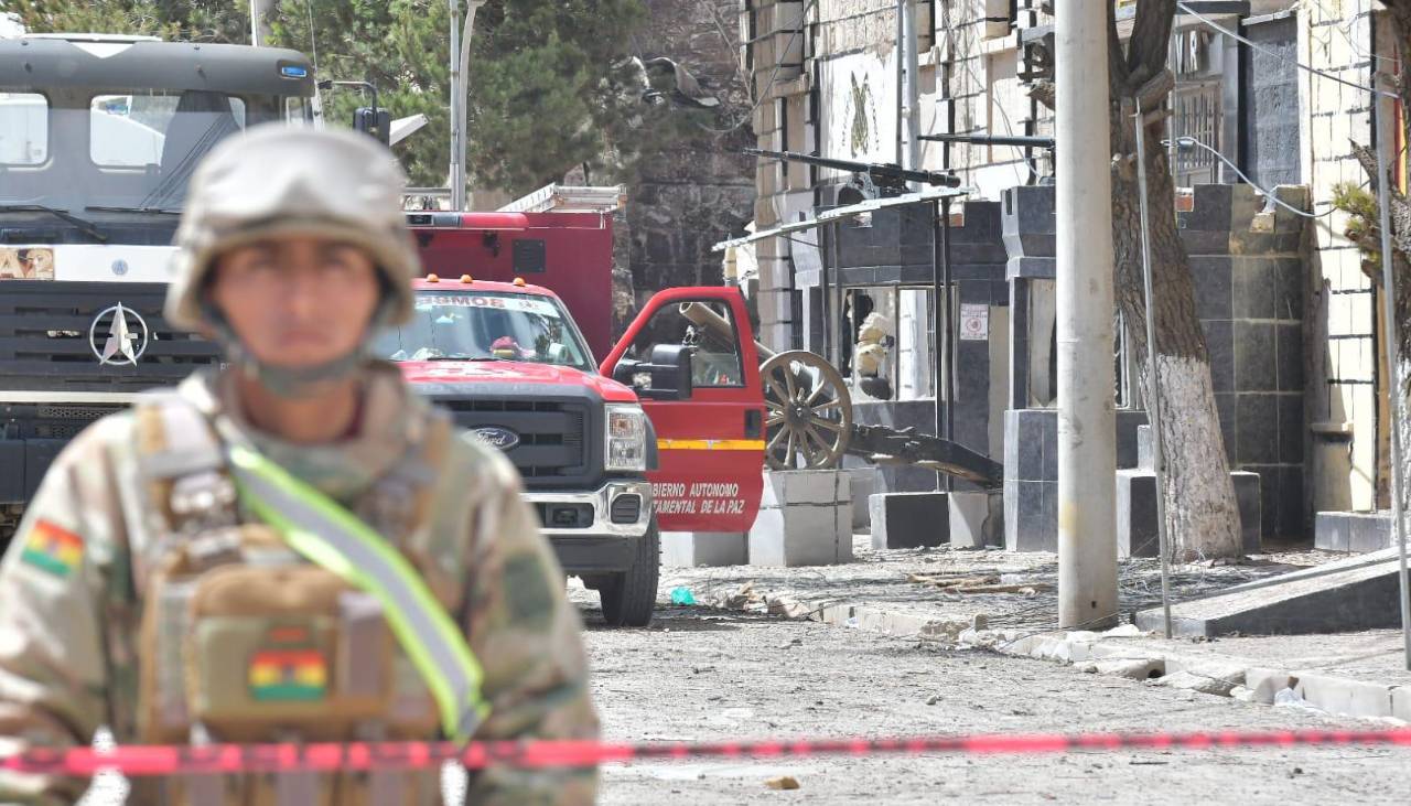 Explosión en Viacha: Escombros dificultan la búsqueda de seis desaparecidos, reporta la Policía 