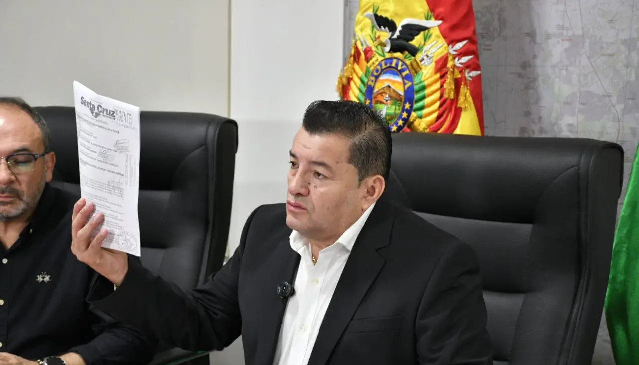 Jhonny al sector salud por sueldos atrasados: “No puedo disponer de recursos porque no tengo el aval”