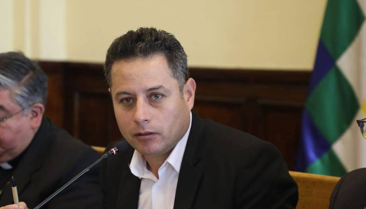 Lara al Gobierno: ¿Por qué persiste el desabastecimiento de combustibles si se eliminó la subvención?