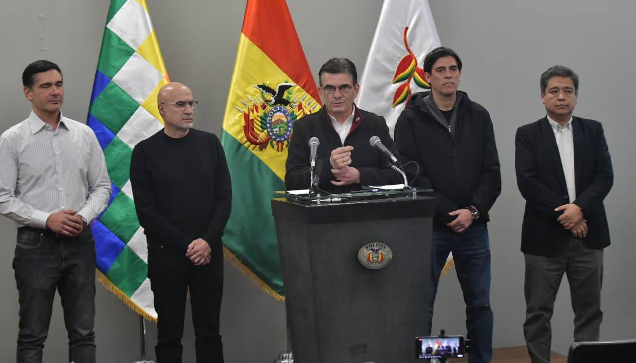 El presidente Paz anuncia que “reorganizará” el gabinete de ministros