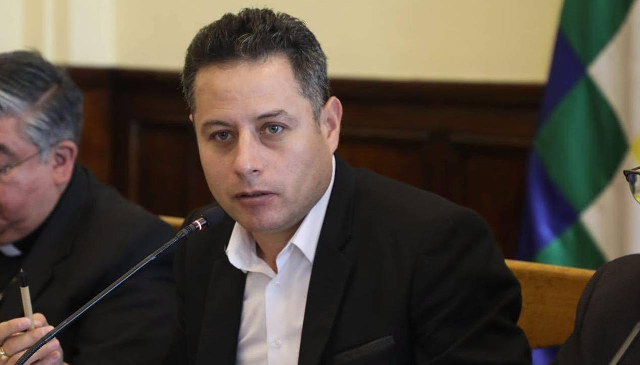 Lara pide al Gobierno explicar cómo salieron “sin ser detectados” los ocho camiones con droga incautados en Brasil