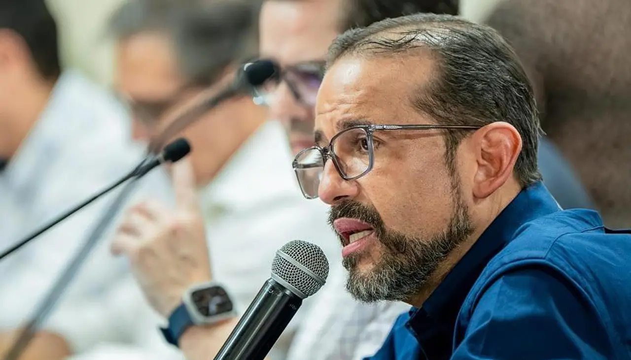 “Era inevitable asumir esas medidas para que la economía comience a recuperarse”, dice Camacho por paquete económico