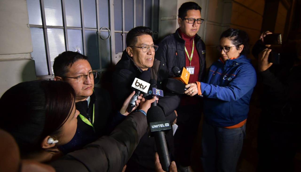 Fiscal dice que investigación por organización criminal incluye la época que Mariaca ejercía como abogado