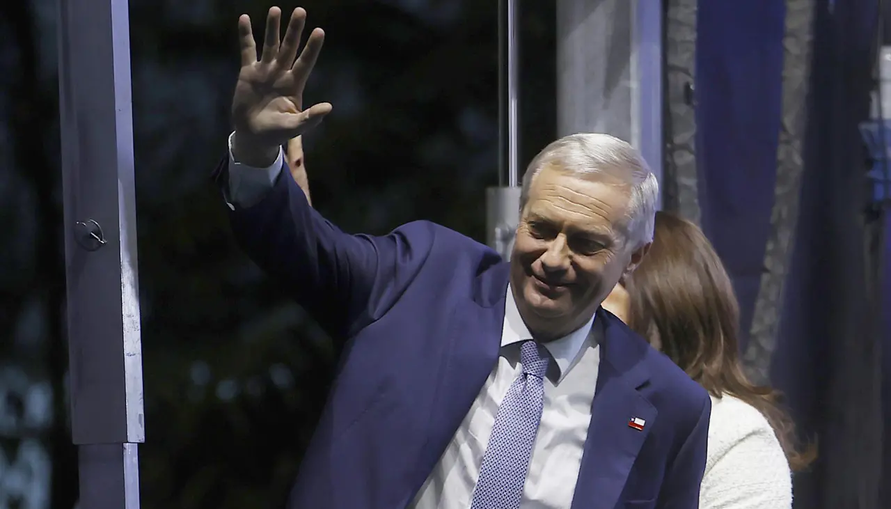 El candidato de derecha José Antonio Kast arrasa en el balotaje en Chile