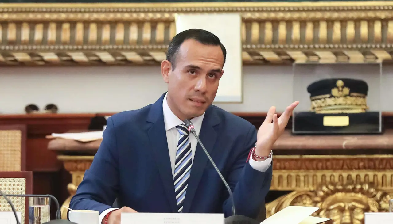 Congreso de Perú admite para debate las 7 mociones para censurar al presidente interino Jerí