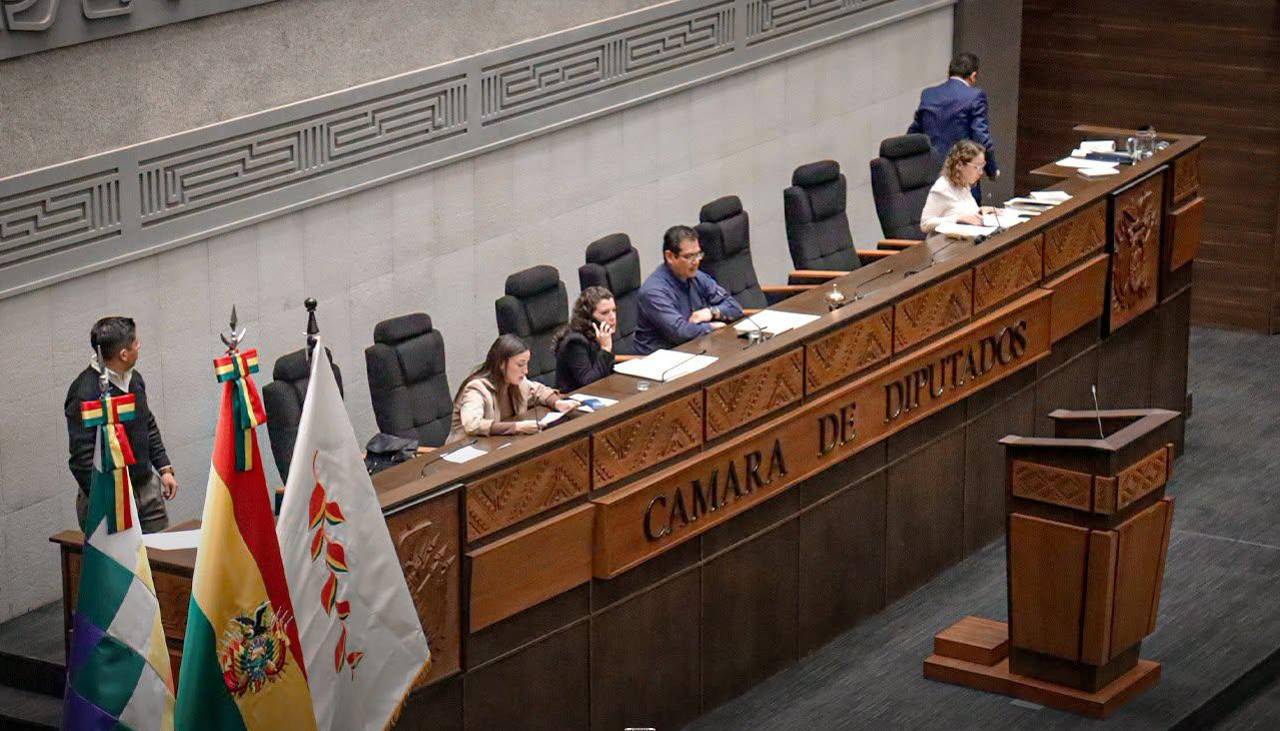 Diputados retoman la elección de vocales del TED de La Paz tras recibir el informe de la comisión que revisó las observaciones