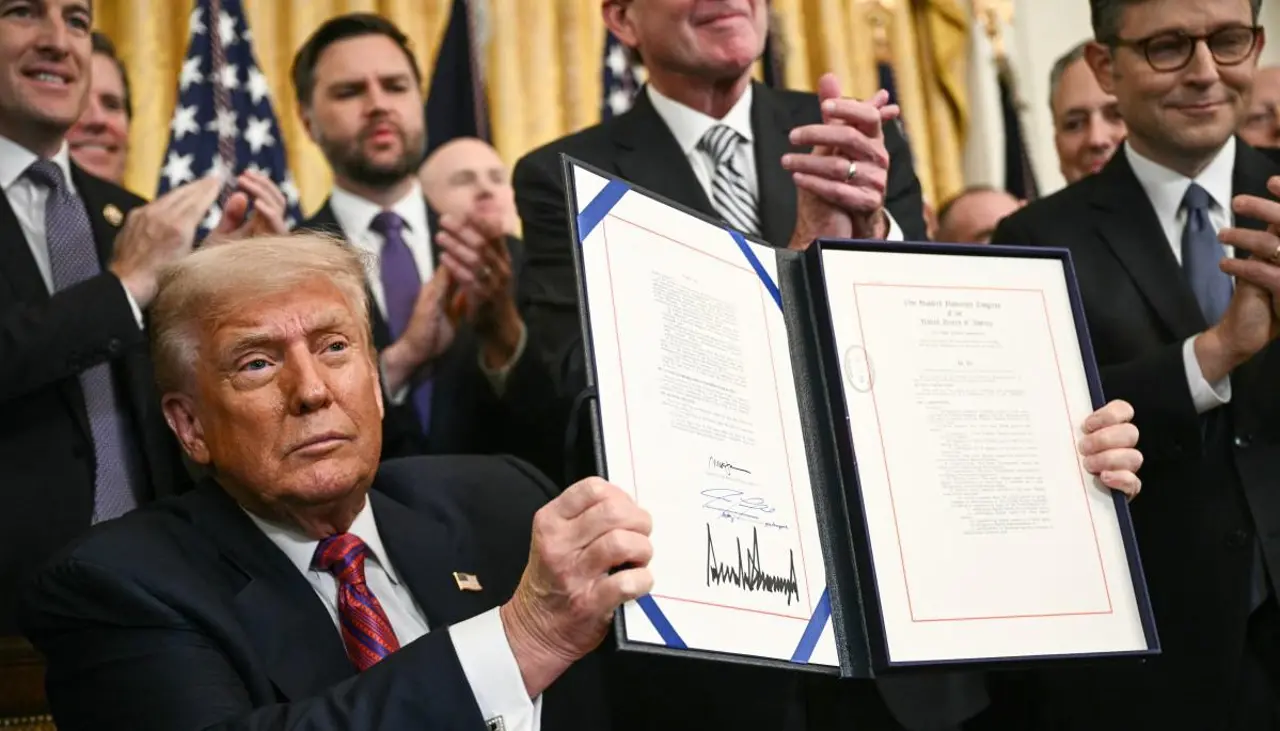 Trump promete convertir a EEUU en la capital mundial de criptomonedas tras promulgar primera ley de criptoactivos