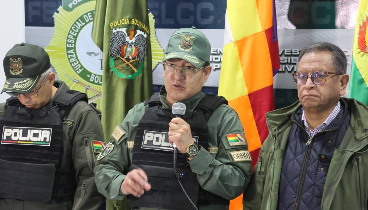 Identificación biométrica permitió dar con banda que atracó joyería en Santa Cruz, informa la Policía
