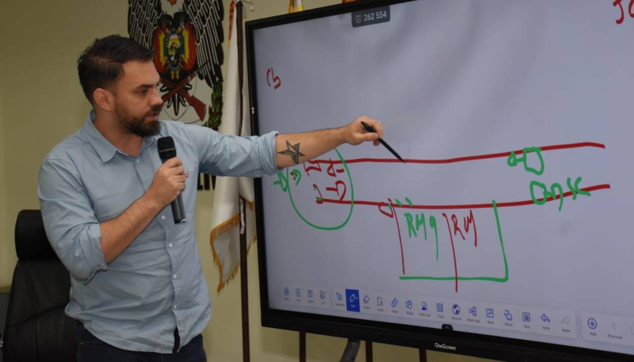 Del Castillo anuncia proceso contra Evo por omisión de socorro a policía y dice que hay 21 testigos que serán citados