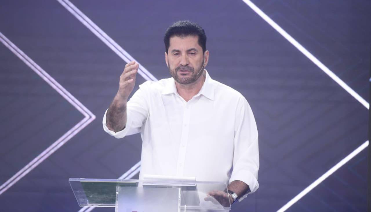 Nayar promete reformas para incrementar los recursos de la Gobernación cruceña y retomar proyectos inconclusos 