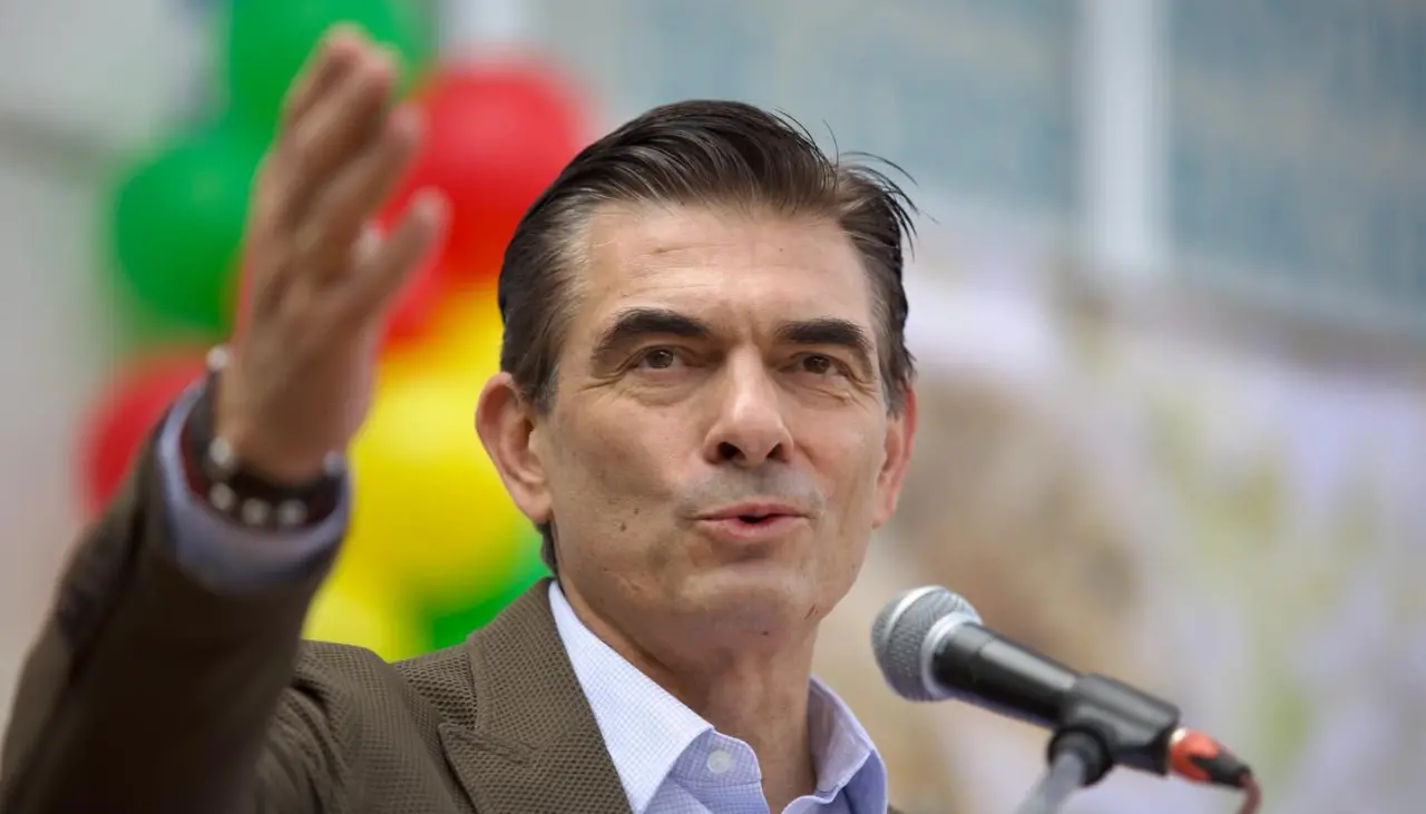 Paz en Potosí: “Vamos a acabar el aeropuerto, vamos a hacer funcionar la fábrica de cemento”