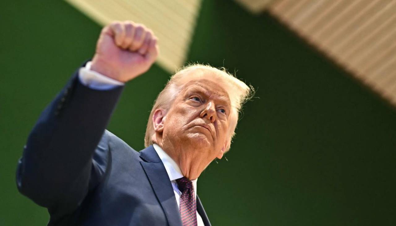 Trump amenaza con aranceles a países que vendan petróleo a Cuba