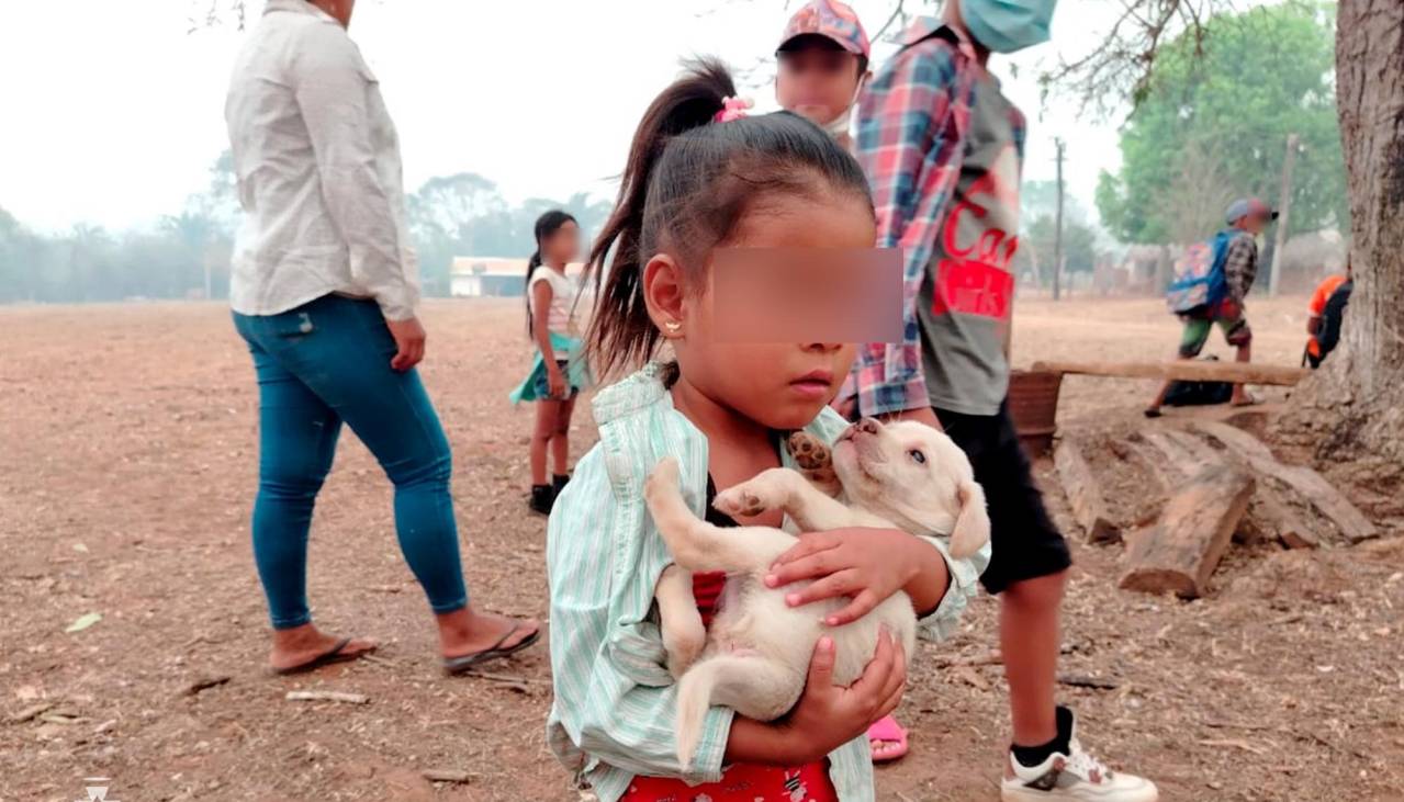 Santa Cruz: Evacúan a niños, mujeres y adultos mayores por humo en la comunidad indígena Santa Mónica 