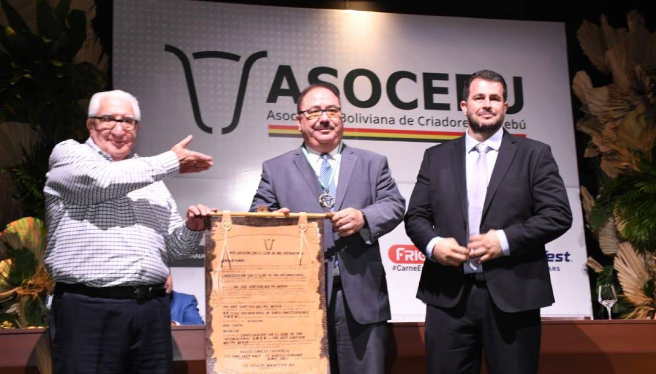 Expocruz 2024: Asocebú entregó este viernes el ‘Cebú de Oro’ Nacional e Internacional