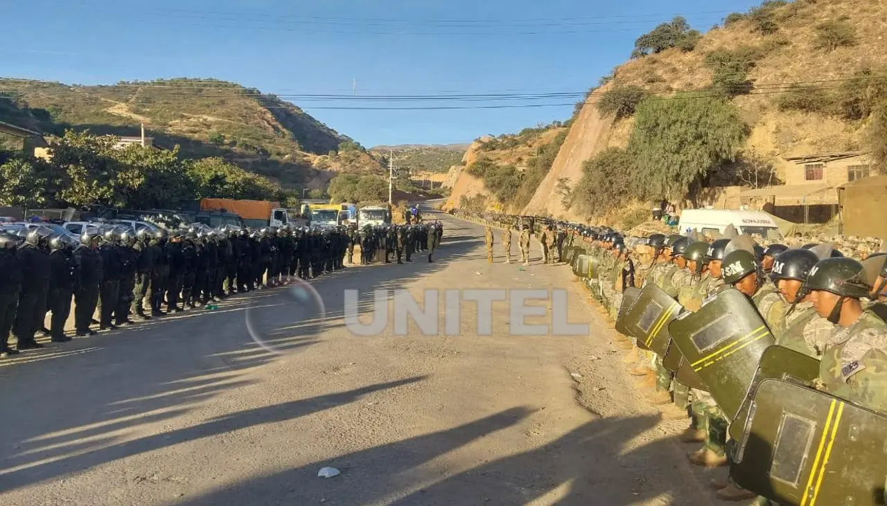 Policías y militares toman el control de Parotani en el marco de las “operaciones conjuntas” contra los bloqueos