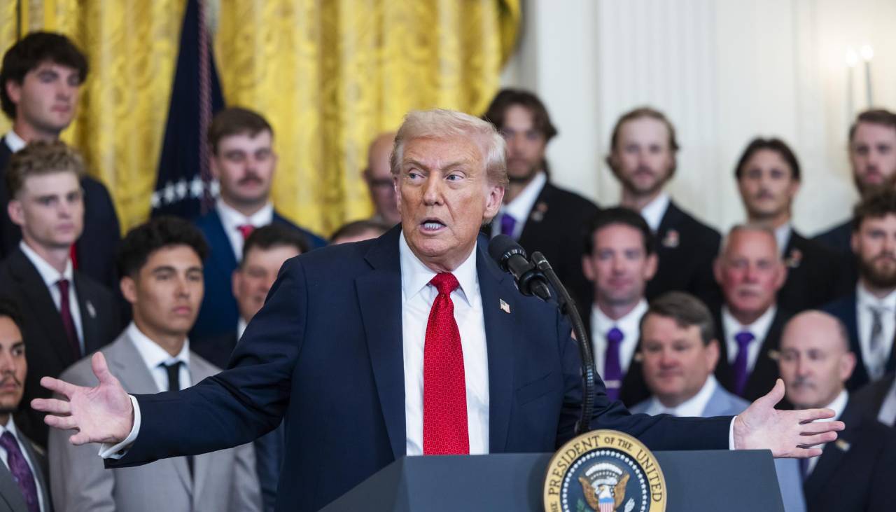 Trump dice a Zelenski que si no acepta las condiciones de Putin será destruido
