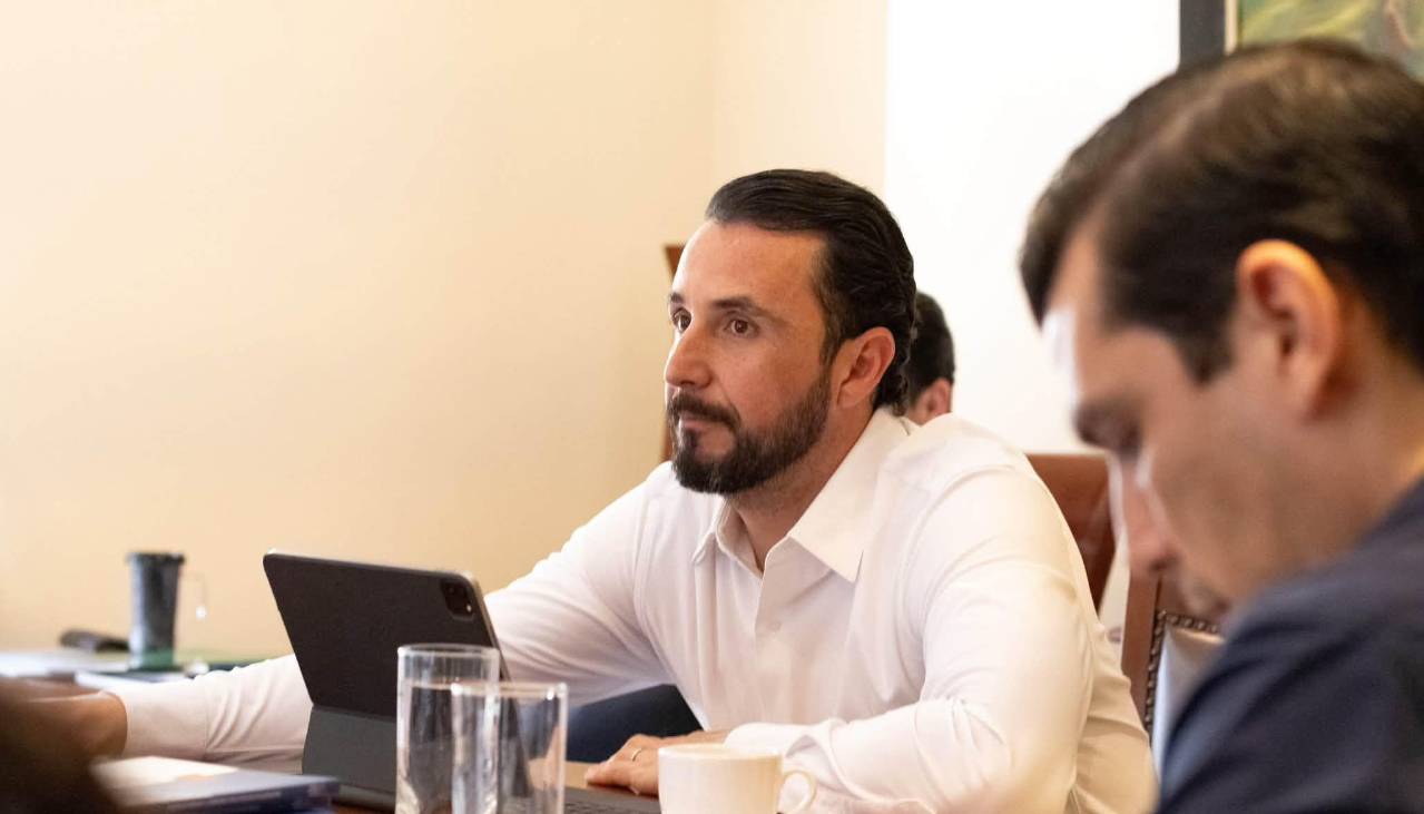 Velasco por combustible: “tenemos que solucionar nuestros problemas desde Santa Cruz, no podemos al Gobierno”