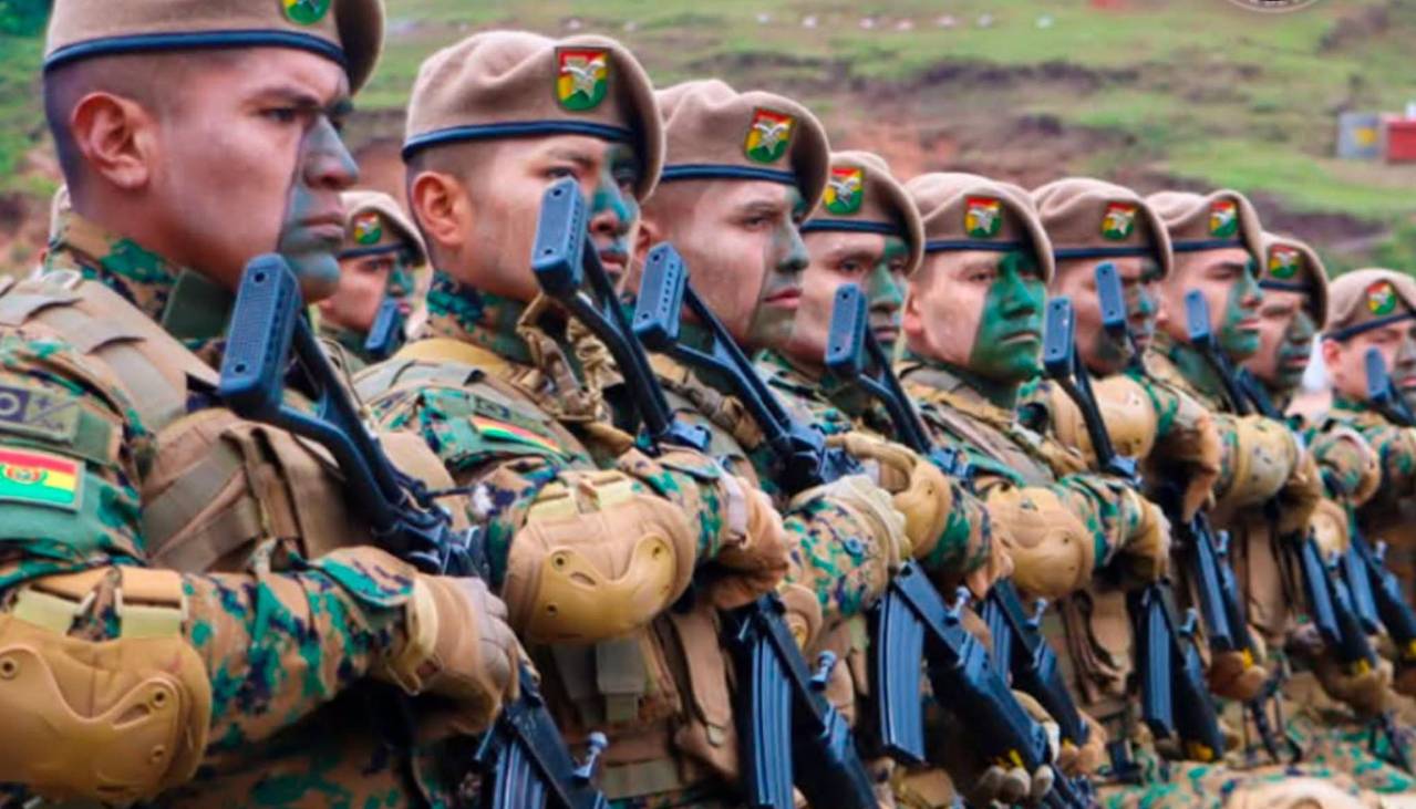 Cierran la avenida Juan Pablo II de El Alto por la Parada Militar; se forman filas en la Brigada Aérea 