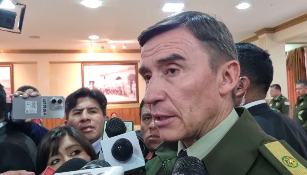 Comandante dice que la Policía se enteró del caso maletas una semana después y se perdieron “muchos elementos” 