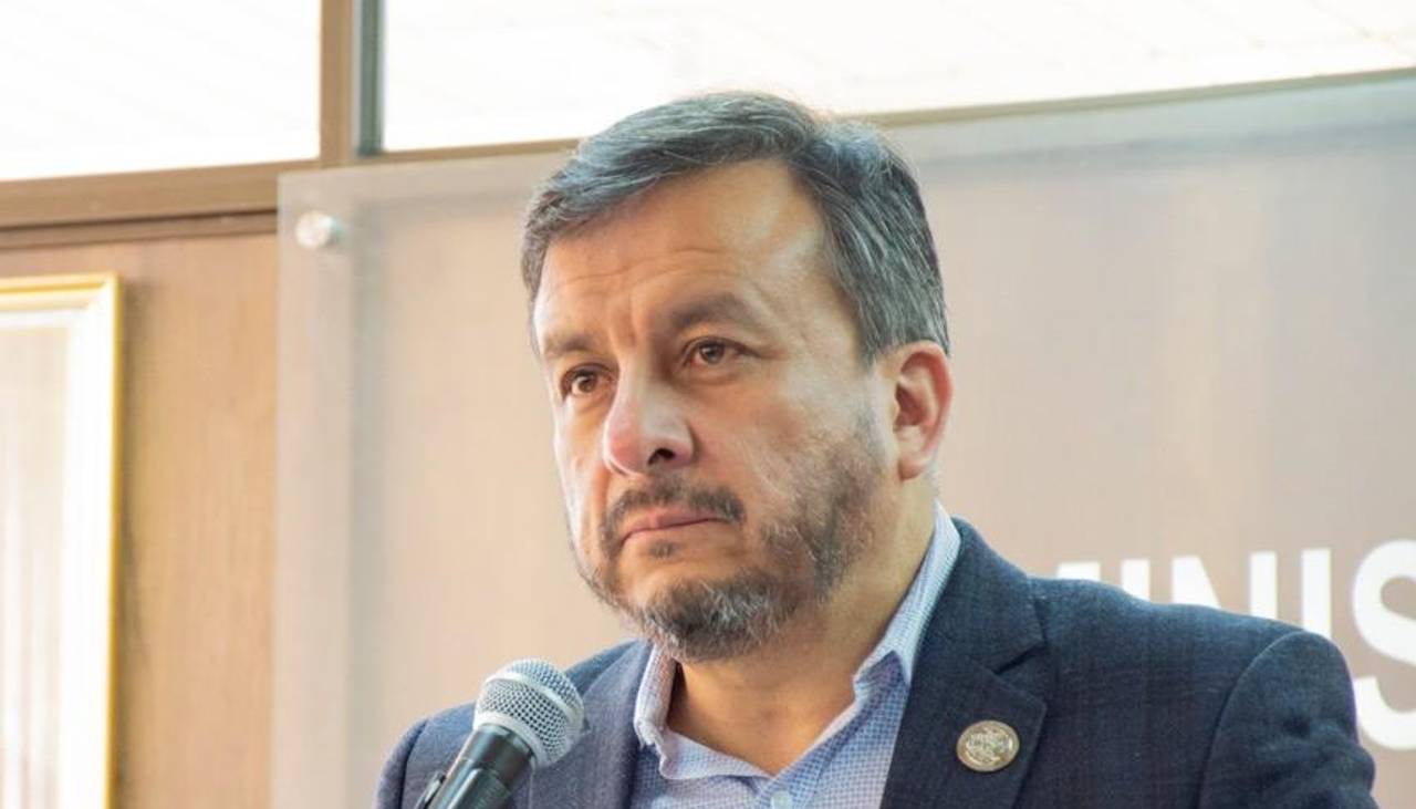 Tras la interpelación, Medinaceli dice que sigue trabajando en el diseño de la política energética