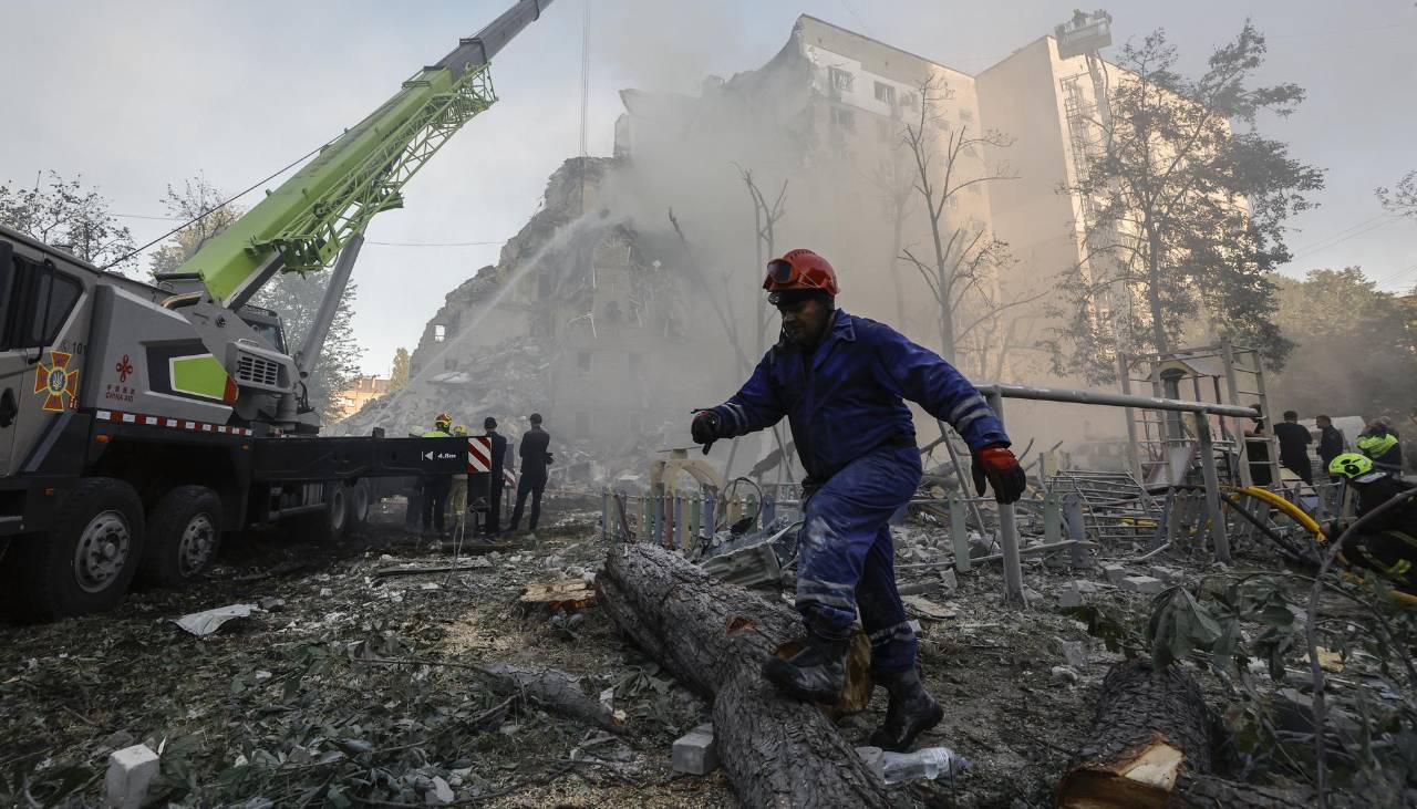Al menos 17 muertos en los peores ataques rusos contra Kiev desde 2022