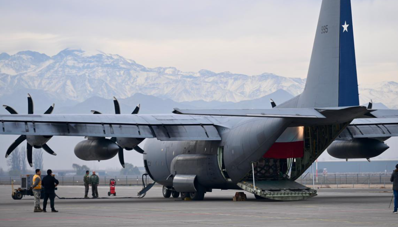 Llegan más de seis toneladas de ayuda humanitaria desde Chile y avión se quedará 11 días para puentes aéreos