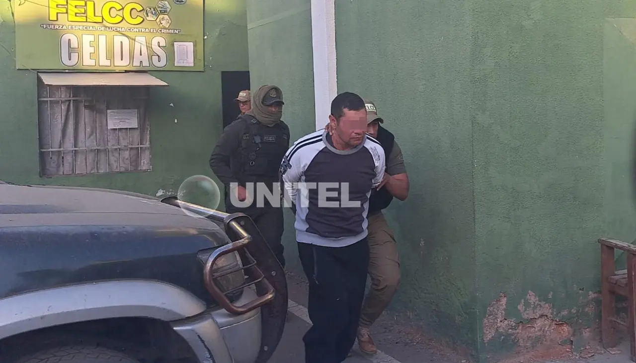 Dos víctimas de ataque al azar con cuchillo luchan por su vida en terapia intensiva