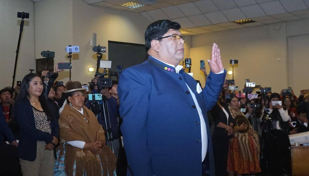 Eliser Roca asume la Alcaldía de El Alto con un llamado a la unidad y al desarrollo integral