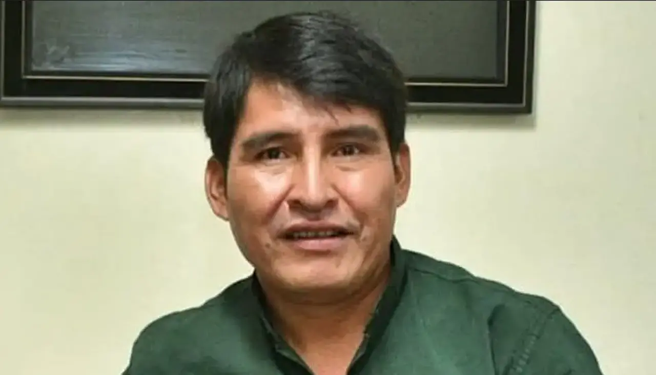 Gobernador Condori muestra mejorías neurológicas y respiratorias, pero sigue siendo un paciente crítico