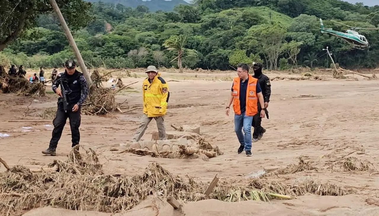 Paz llega a El Torno, una de las regiones devastadas por el desborde del río Piraí