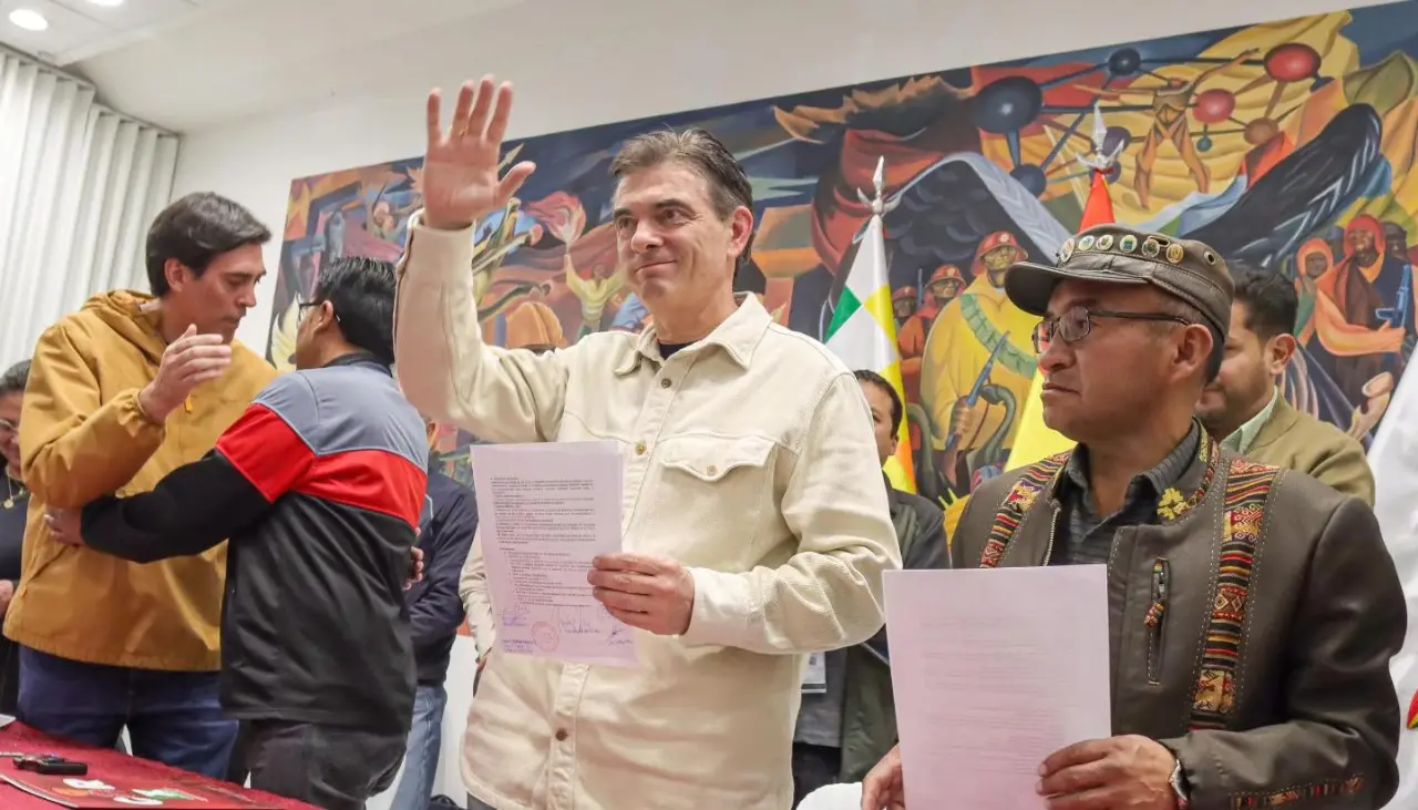 Rodrigo Paz acuerda con la COR de El Alto y el Magisterio y aísla a Mario Argollo y Evo Morales