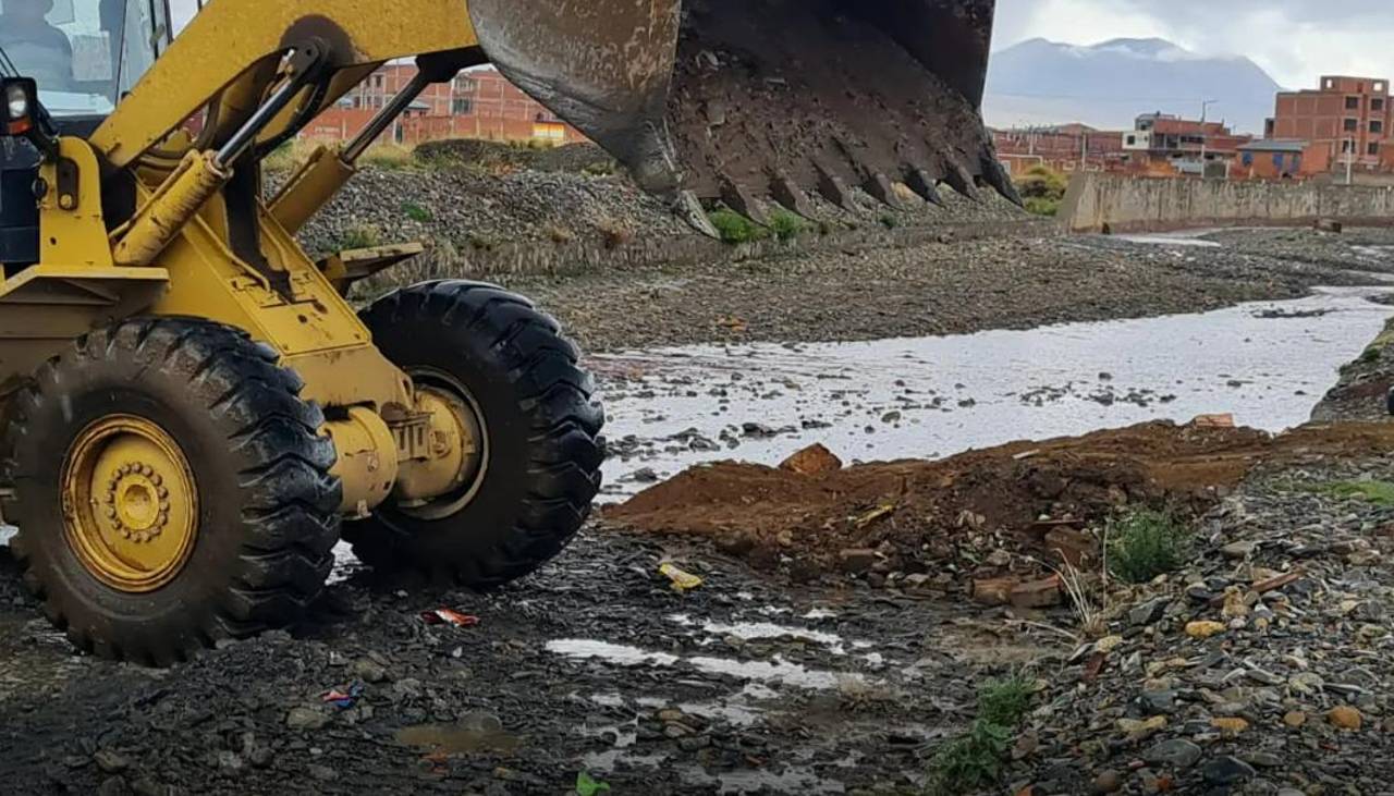 Cámara de la Construcción de La Paz reporta “graves daños” en maquinaria por la calidad del combustible