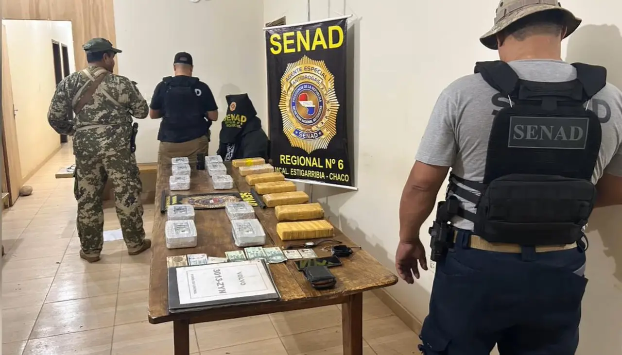 Aprehenden en Paraguay a un boliviano que transportaba paquetes de cocaína en un carro cisterna