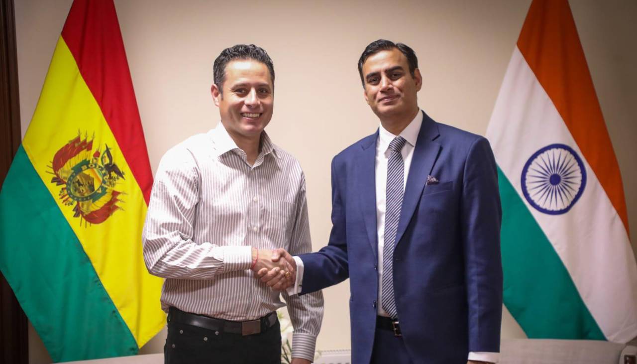 Lara perfila con el embajador de India planes sobre Gobierno digital, transparencia y capacitación en salud y seguridad