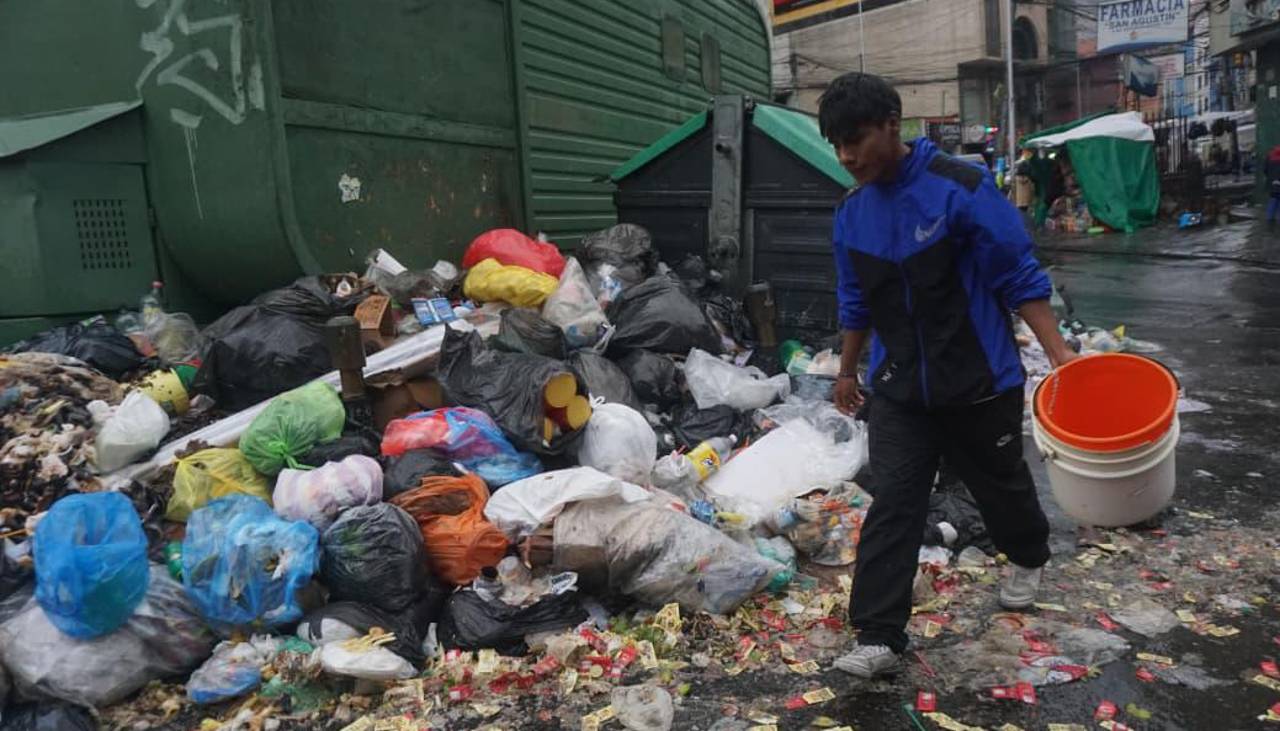 Aún hay basura en las calles de La Paz: En la primera jornada de limpieza tras el paro se retiraron más de 640 toneladas 
